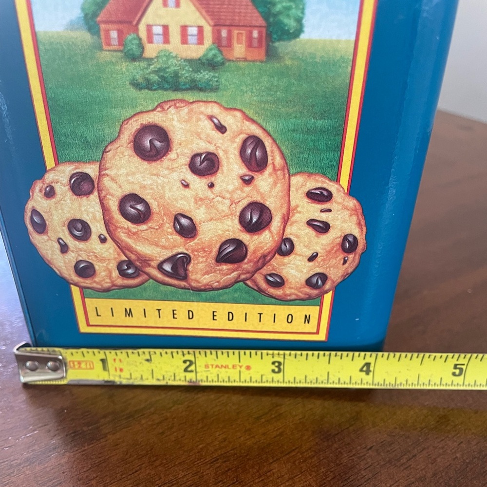 Vintage Nestlé Toll House Cookie Tin 🍪 Limited Edition - Picture 5 of 6